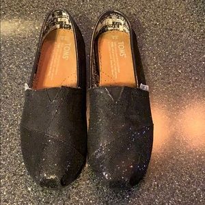 Black glittery Toms